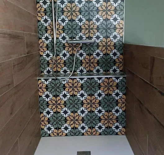 Sous Les Pins Et D'hotes