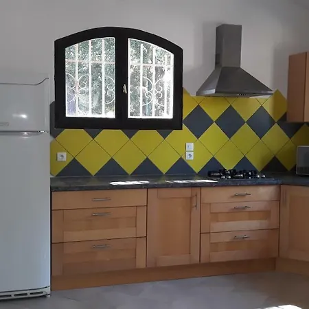 Bed & Breakfast Sous Les Pins Et D'hotes 4*